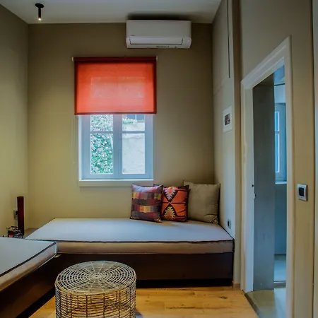 Aethra Boutique فندق مبيت وإفطار نافبليو