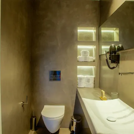 Aethra Boutique فندق مبيت وإفطار 4*