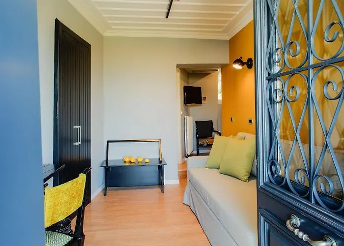 Aethra Boutique לינה וארוחת בוקר 4*