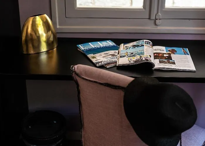 לינה וארוחת בוקר Aethra Boutique