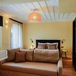 Aethra Boutique Bed & Breakfast 3*