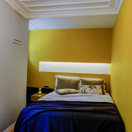 לינה וארוחת בוקר Aethra Boutique 4*