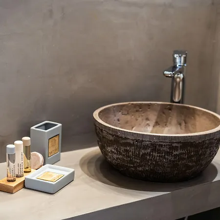 Aethra Boutique נאפפליו